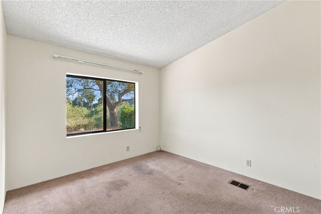 955 Olympic Way Property Photo 16