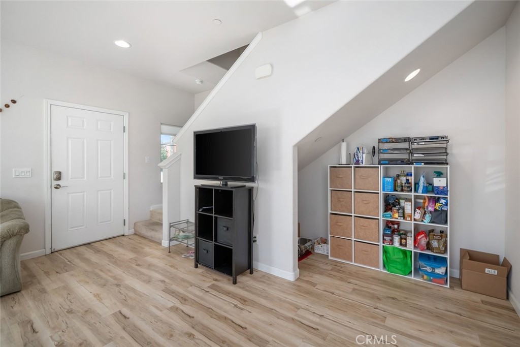 880 Lawrence Property Photo 9
