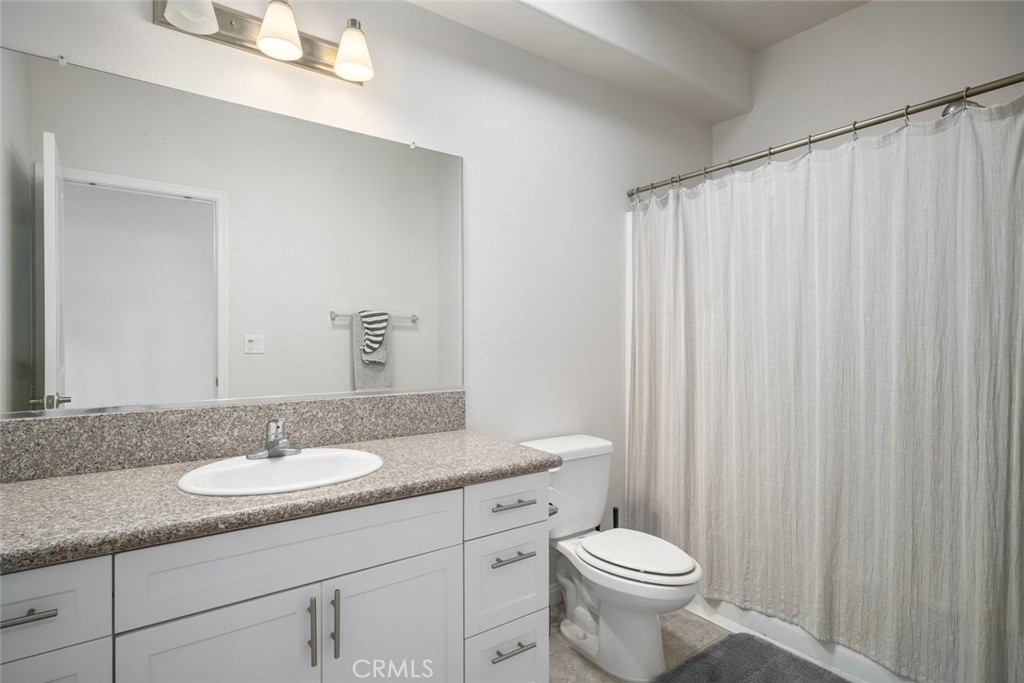 880 Lawrence Property Photo 12