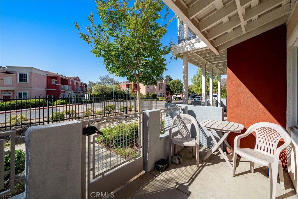 880 Lawrence Property Photo 19