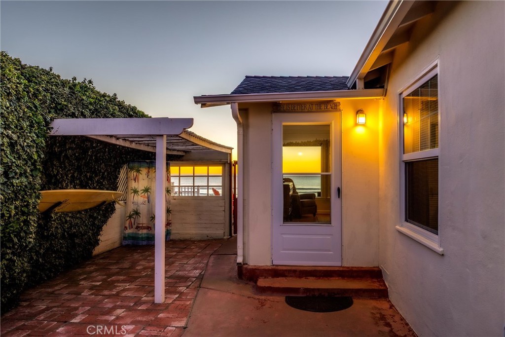 2850 Studio Property Photo 8