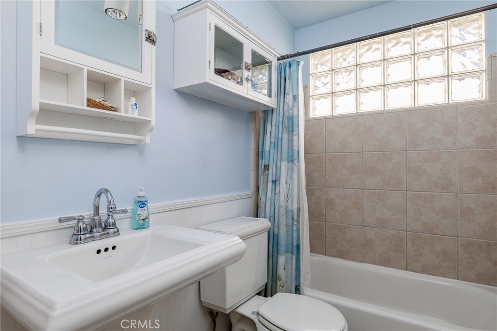2850 Studio Property Photo 22