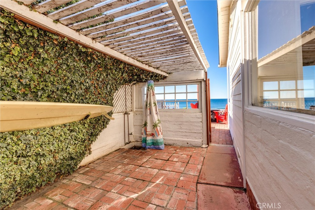 2850 Studio Property Photo 23
