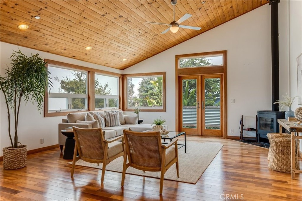 550 Vine Property Photo 9