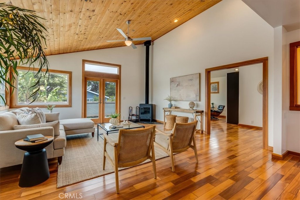 550 Vine Property Photo 10