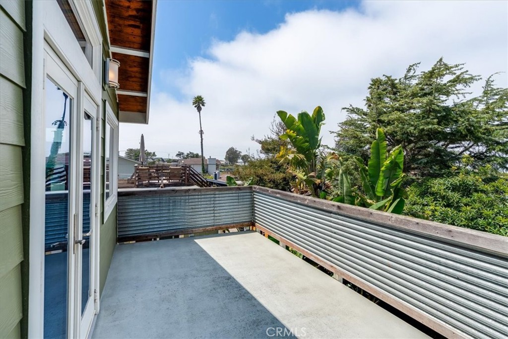 550 Vine Property Photo 13