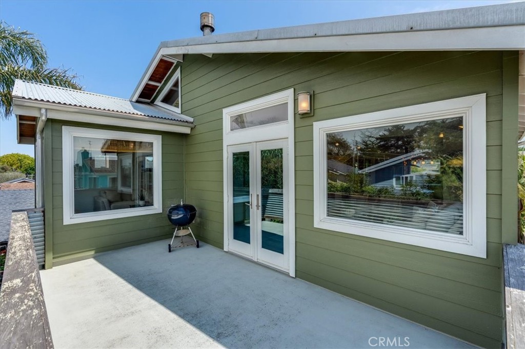 550 Vine Property Photo 15