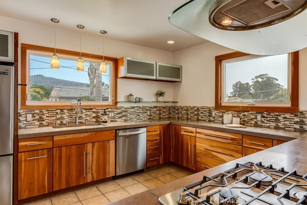 550 Vine Property Photo 21