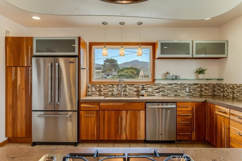 550 Vine Property Photo 22