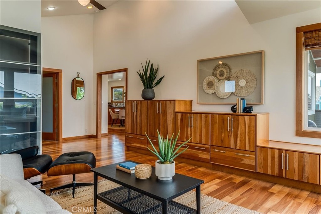 550 Vine Property Photo 33