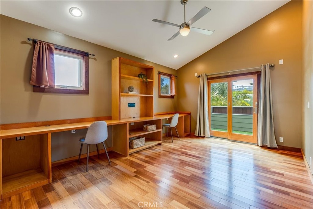 550 Vine Property Photo 34