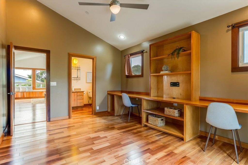 550 Vine Property Photo 37