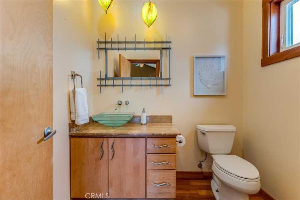 550 Vine Property Photo 38