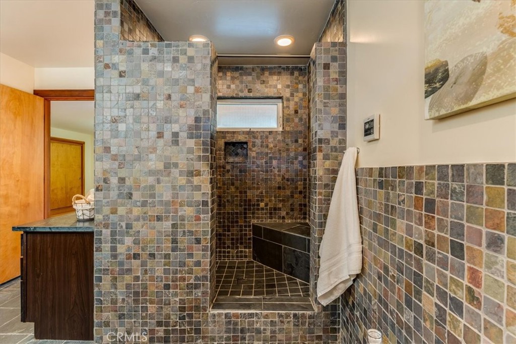 550 Vine Property Photo 45