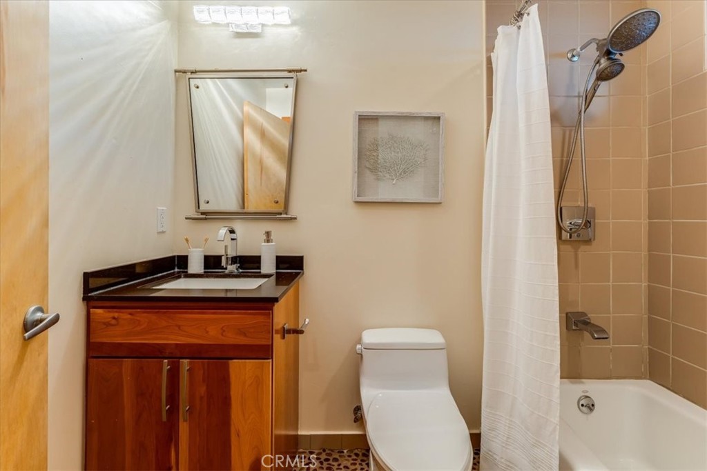 550 Vine Property Photo 49
