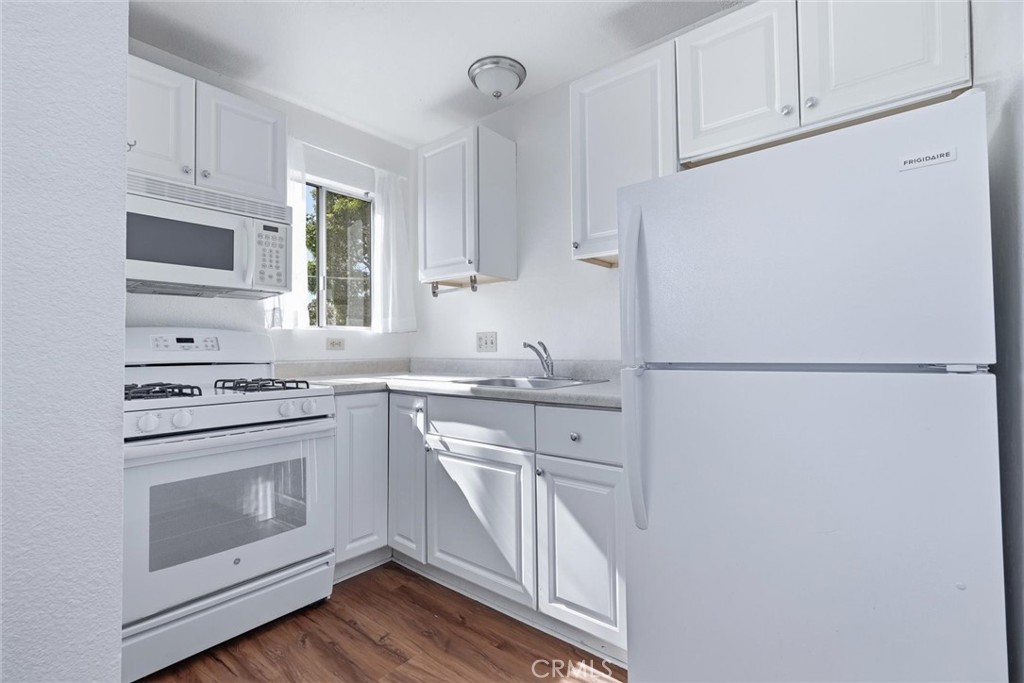 124 128 Stenner Property Photo 32