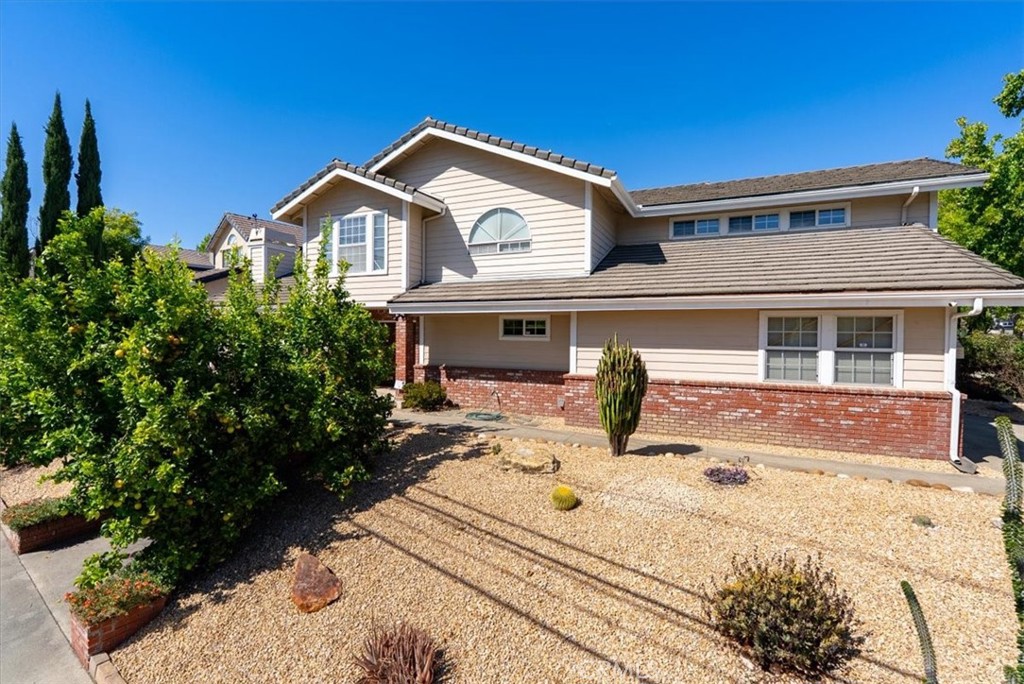1604 La Vineda Court Property Photo 1