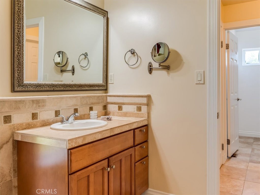 399 Wedgewood Property Photo 37