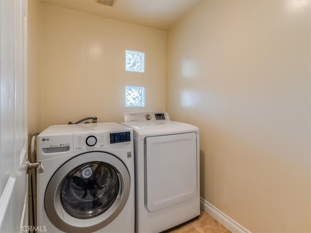 399 Wedgewood Property Photo 46