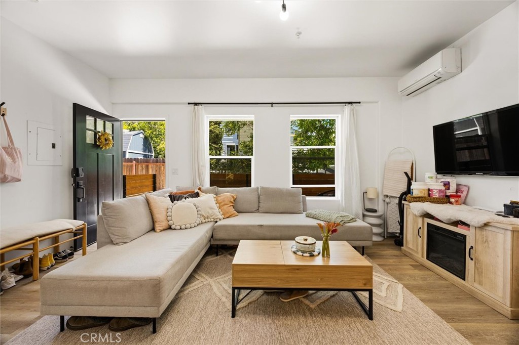 1130 Leff Street Property Photo 4