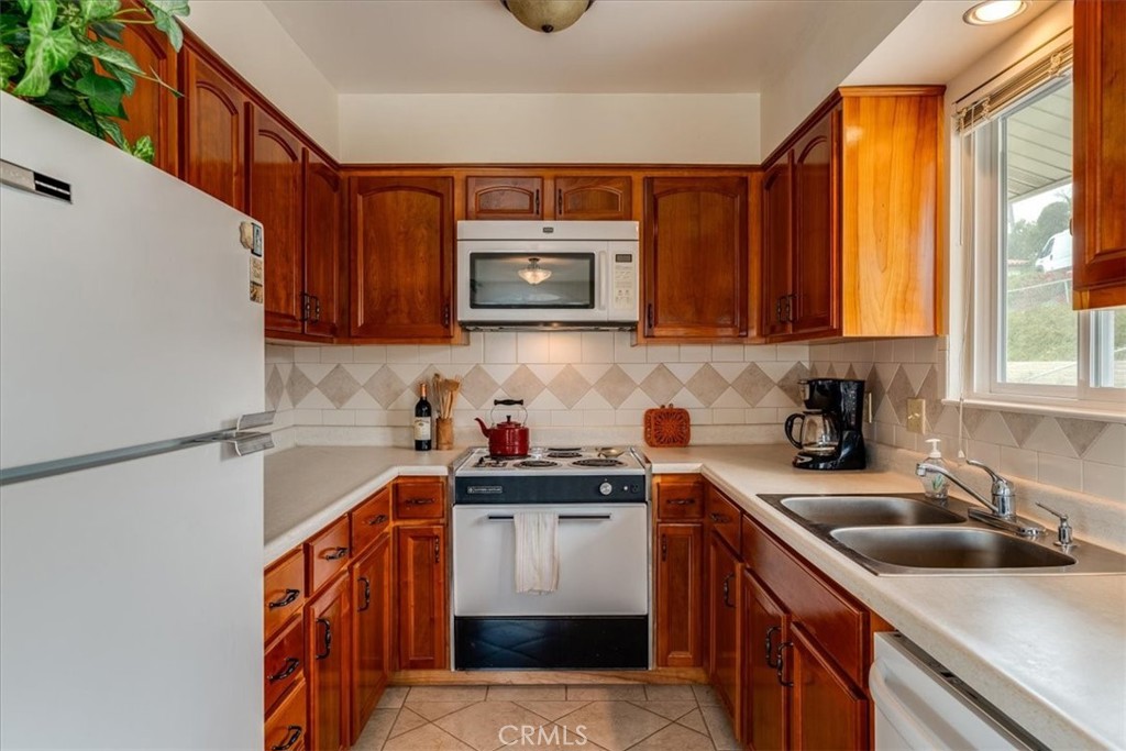 1097 Saint Mary Property Photo 18