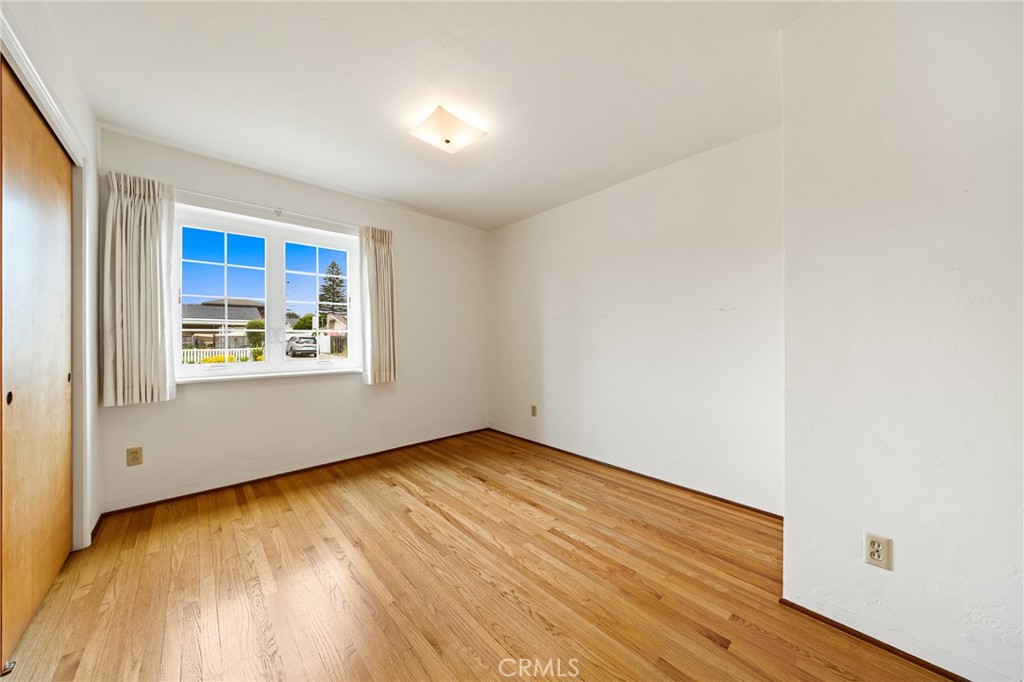 875 Olive Street Property Photo 32