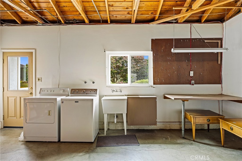 875 Olive Street Property Photo 34