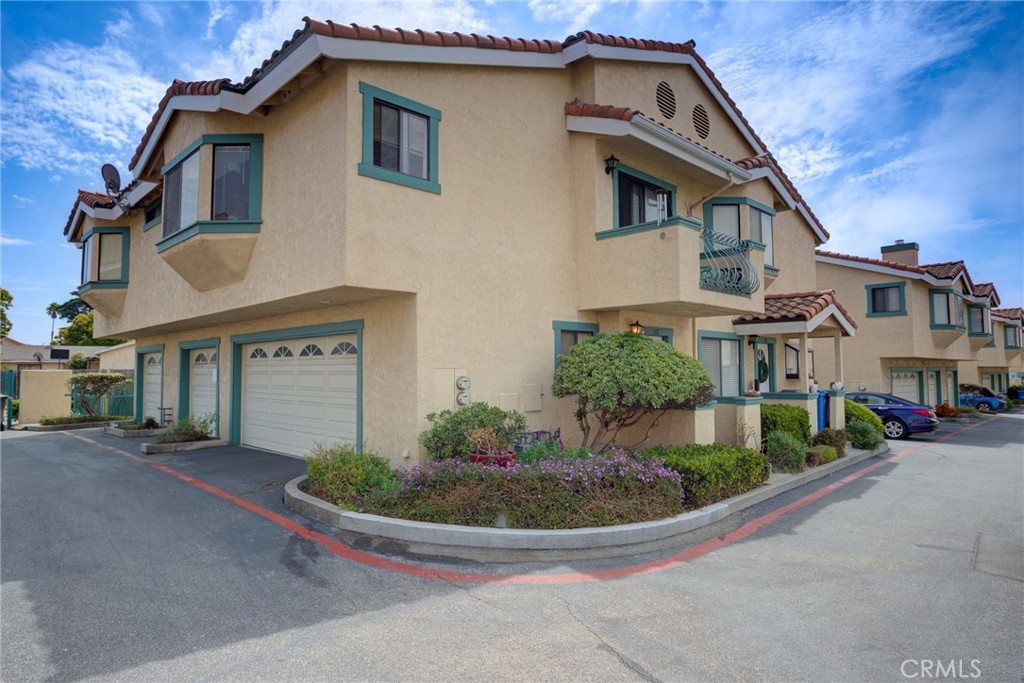 1277 Belridge 11c Property Photo 2