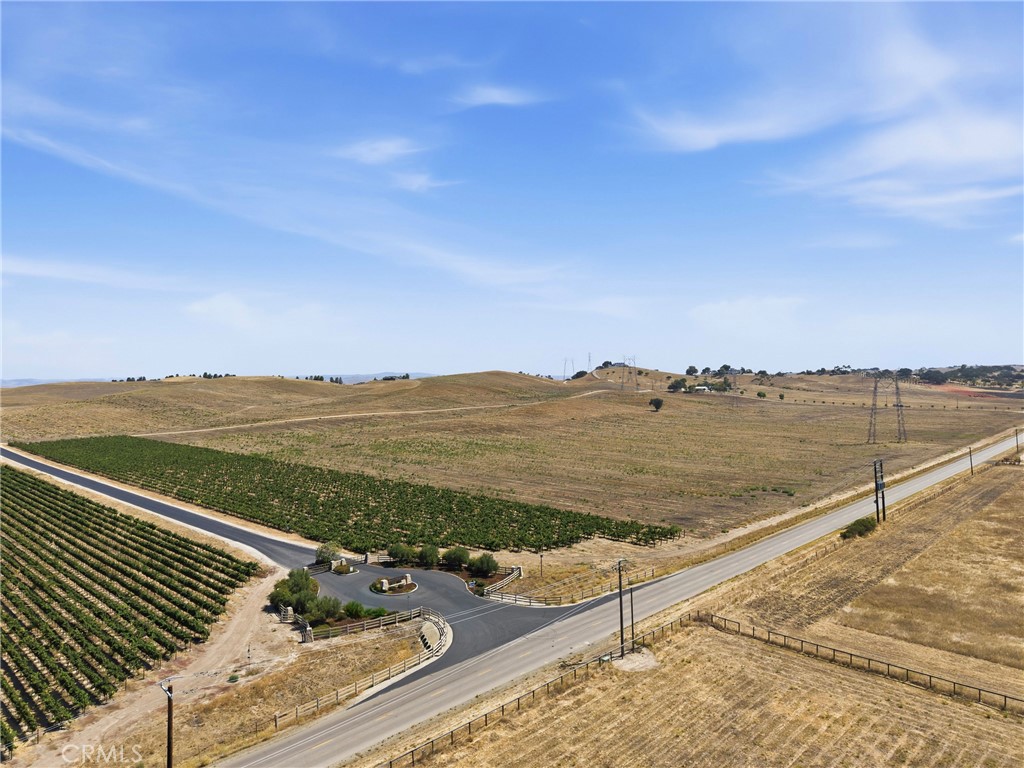 3633 Michele Circle Property Photo 6