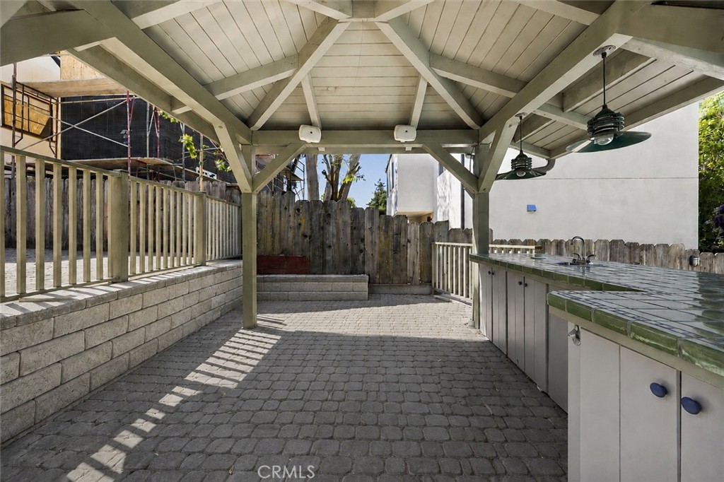 615 Grove Street Property Photo 25