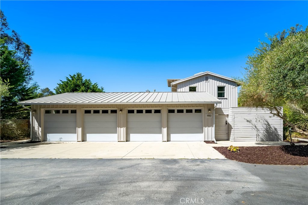 950 Mesa View Drive Property Photo 5