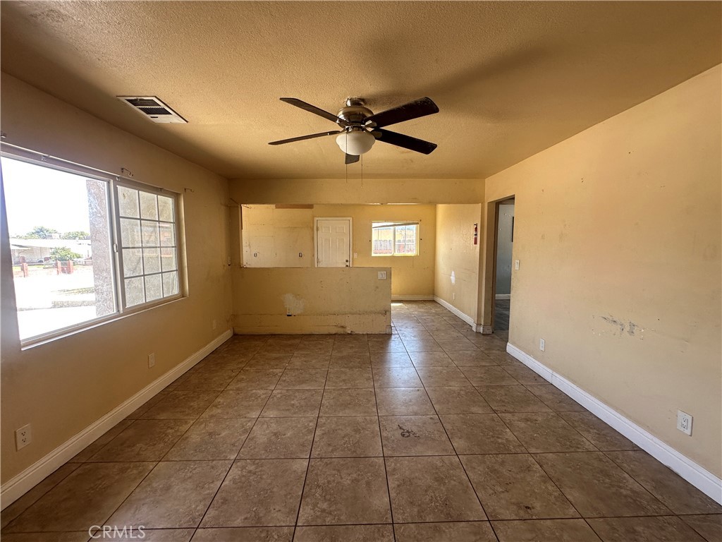 912 Meadows Property Photo 4