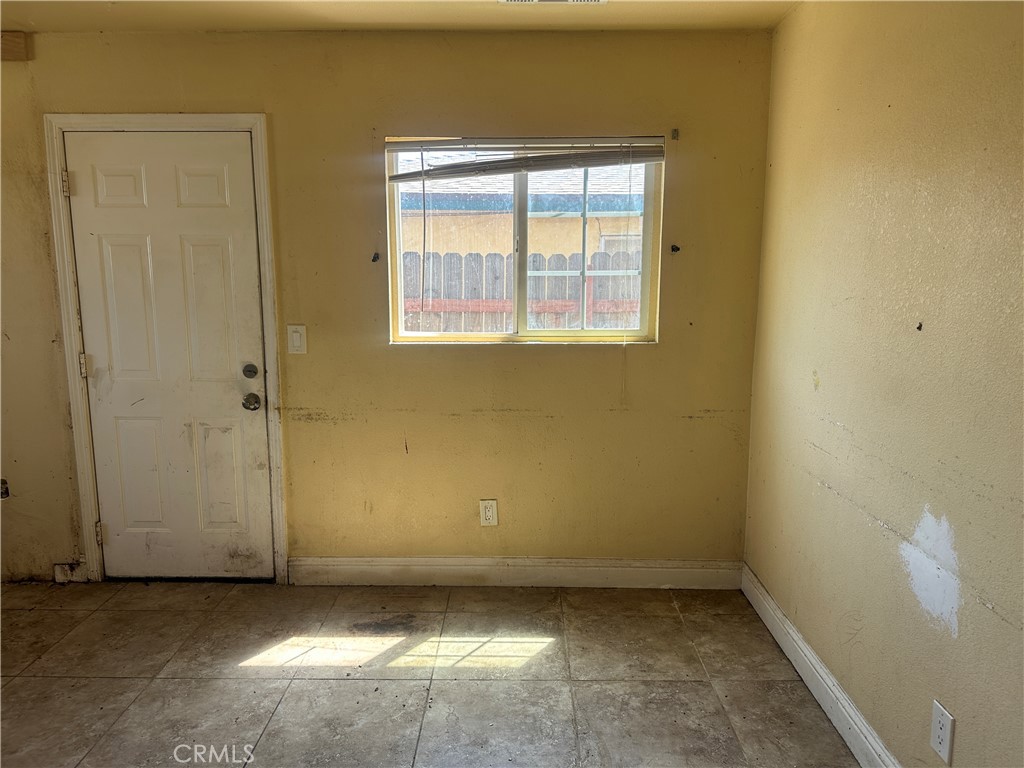 912 Meadows Property Photo 5