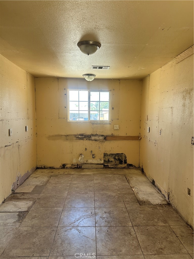 912 Meadows Property Photo 6