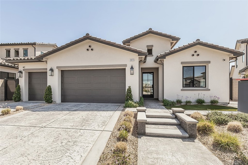2825 E Beech Tree Property Photo 1