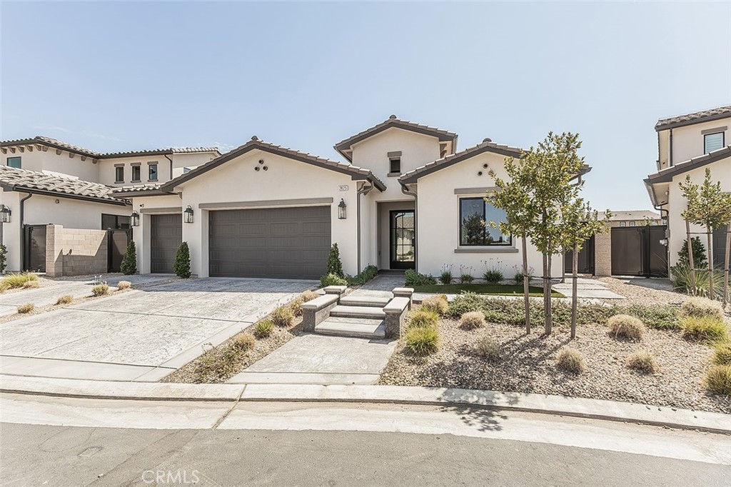 2825 E Beech Tree Property Photo 2