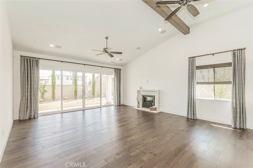 2825 E Beech Tree Property Photo 4