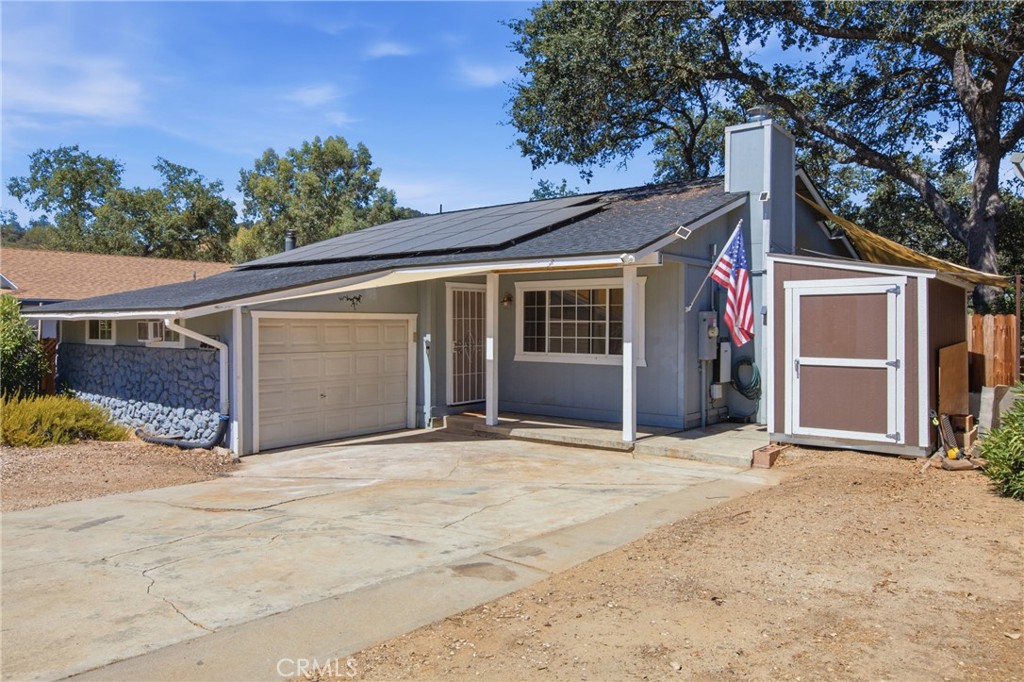 5013 Bluebird Lane Property Photo 1