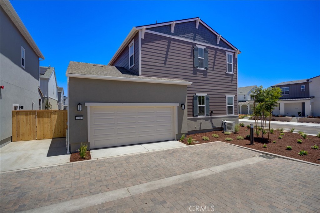 211 Kitty Hawk Court Property Photo 4