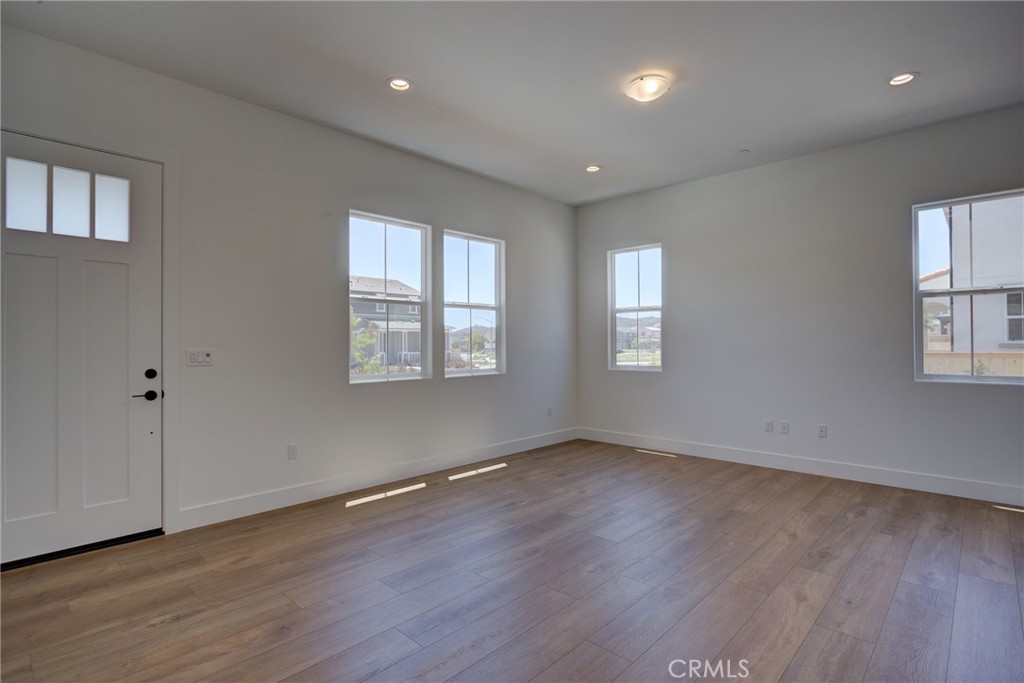211 Kitty Hawk Court Property Photo 12