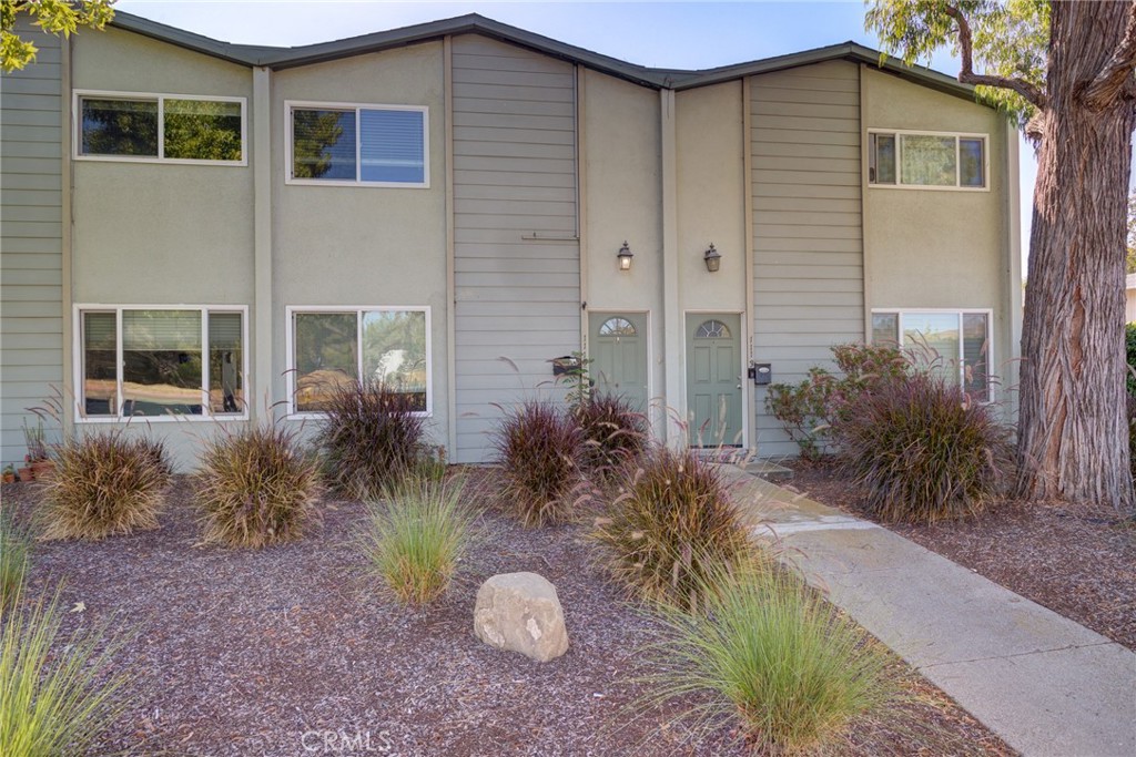 1115 Laurel Lane 63 Property Photo 2