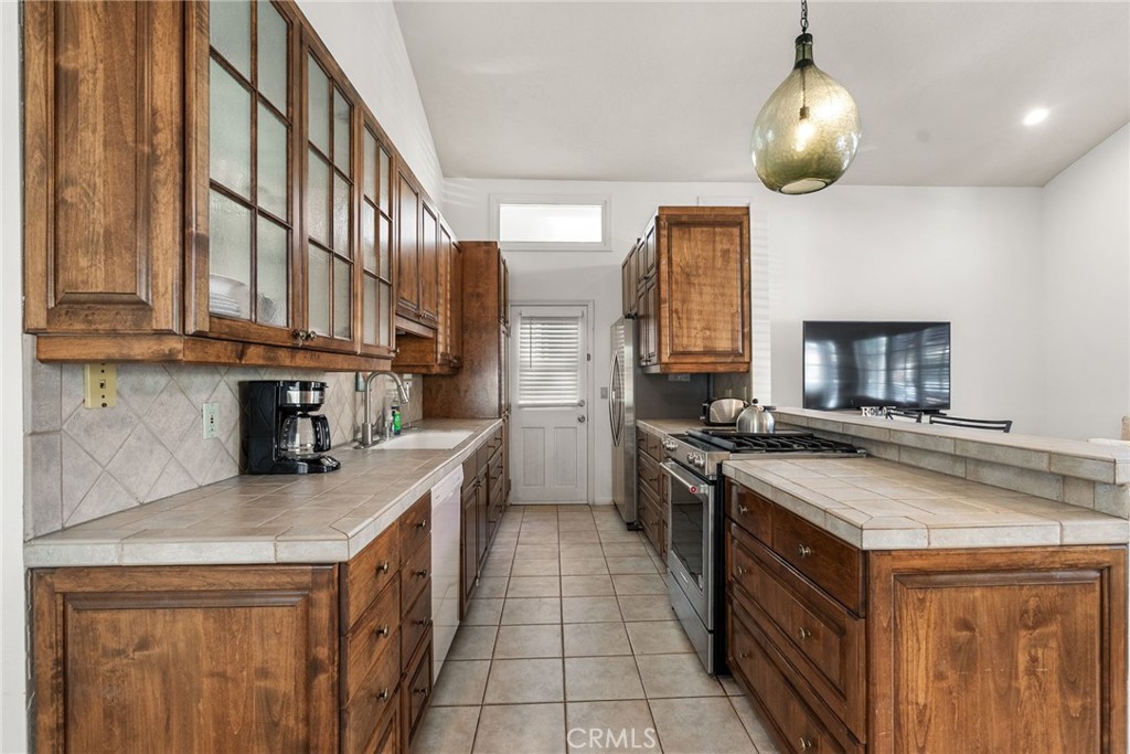 210 Opal Property Photo 7