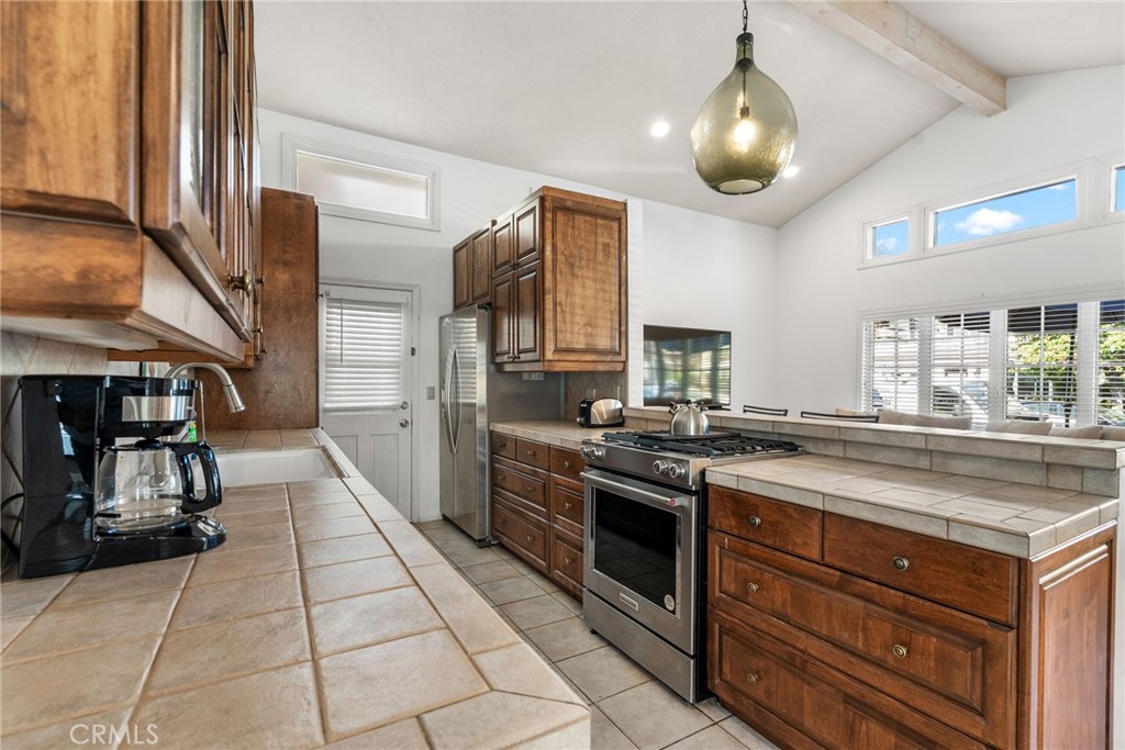 210 Opal Property Photo 8