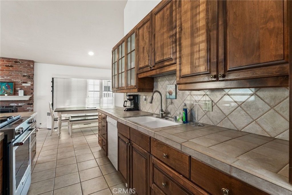 210 Opal Property Photo 9