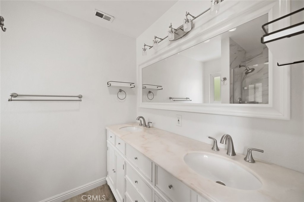 1497 La Quinta Drive Property Photo 43