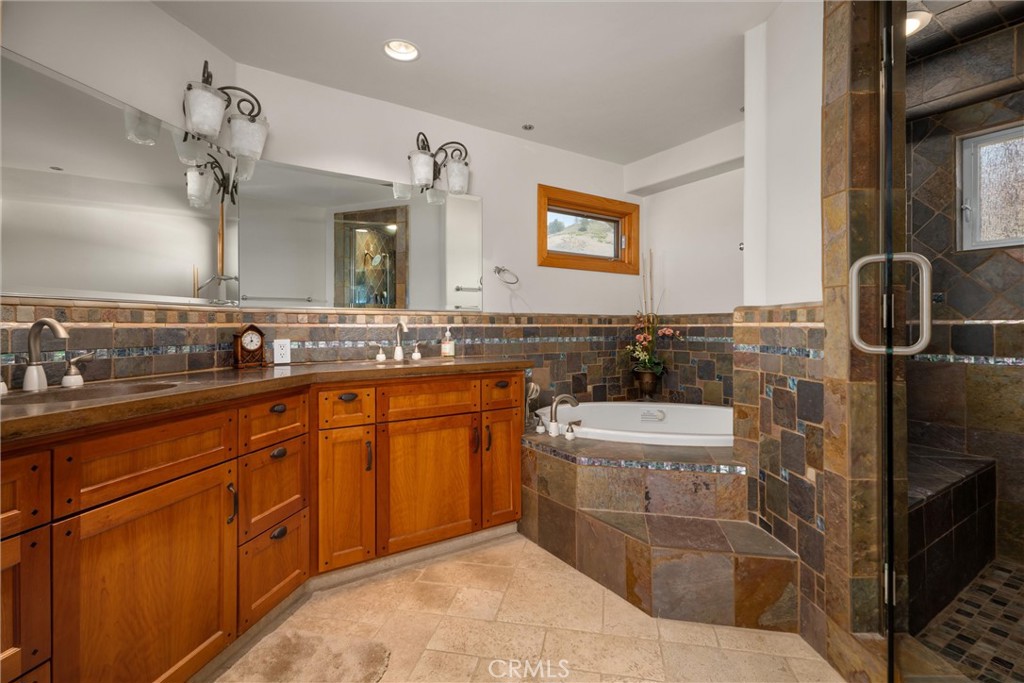 2618 Studio Drive Property Photo 32