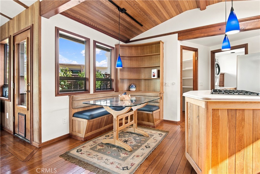 565 Chiswick Way Property Photo 12