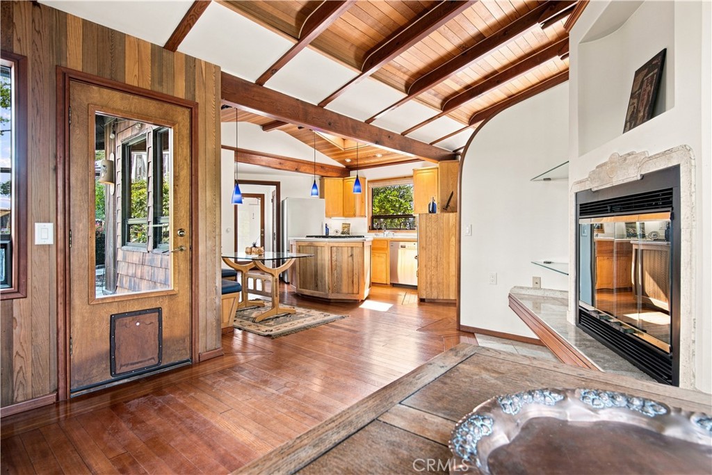 565 Chiswick Way Property Photo 16