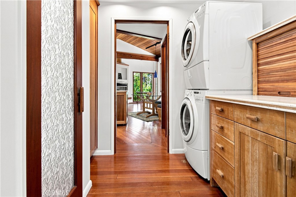 565 Chiswick Way Property Photo 20