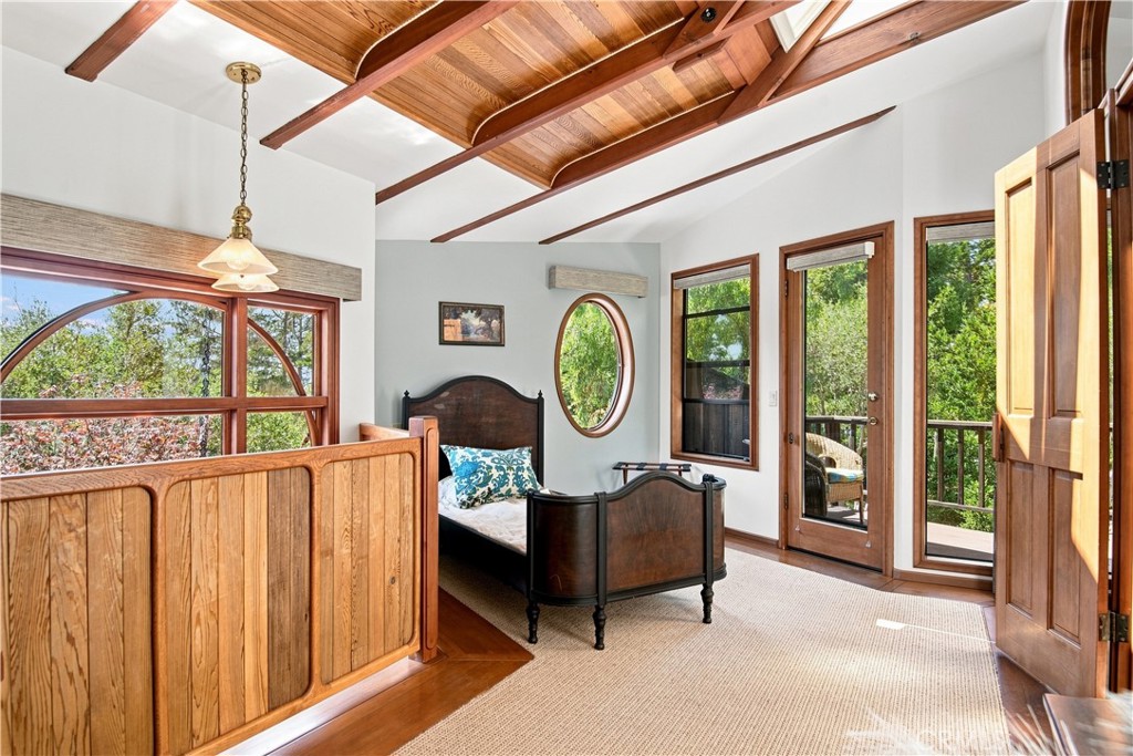 565 Chiswick Way Property Photo 28